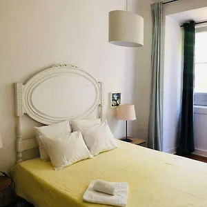 https://casa-do-mocho-ii.hotels-lisbon-portugal.com
