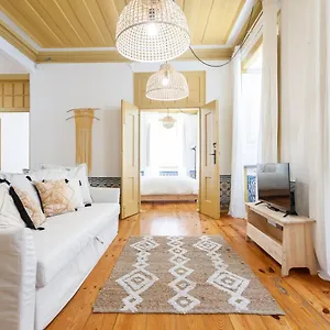 https://yellow-tiles-in-city-center.hotels-lisbon-portugal.com